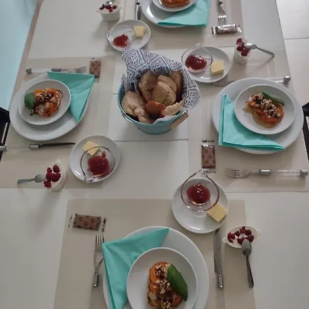 La Turquoise Bed & Breakfast *
